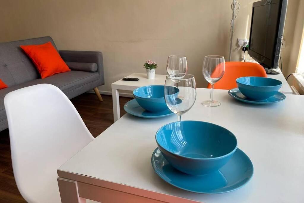 Апартаменты Conveniently Situated 1Bed Apt In Stretford Манчестер Экстерьер фото