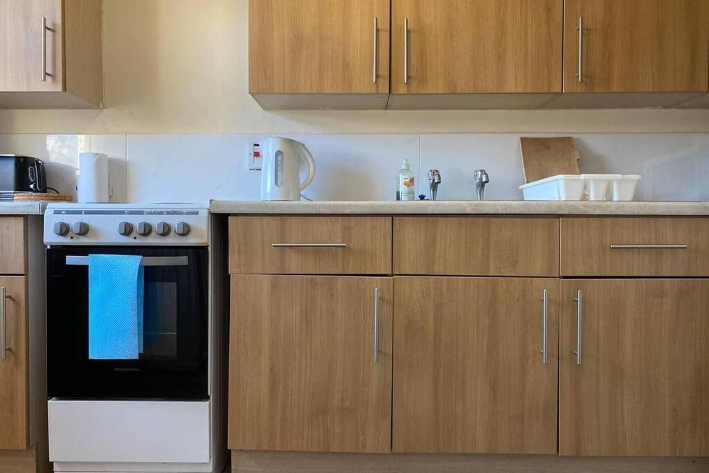 Апартаменты Conveniently Situated 1Bed Apt In Stretford Манчестер Экстерьер фото