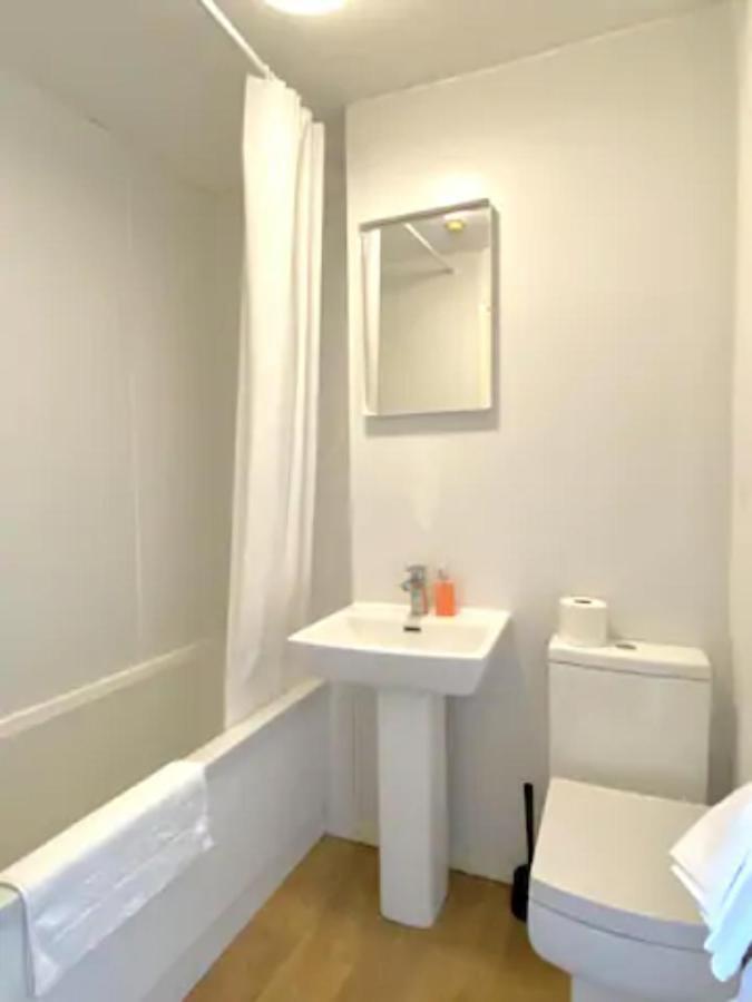 Апартаменты Conveniently Situated 1Bed Apt In Stretford Манчестер Экстерьер фото
